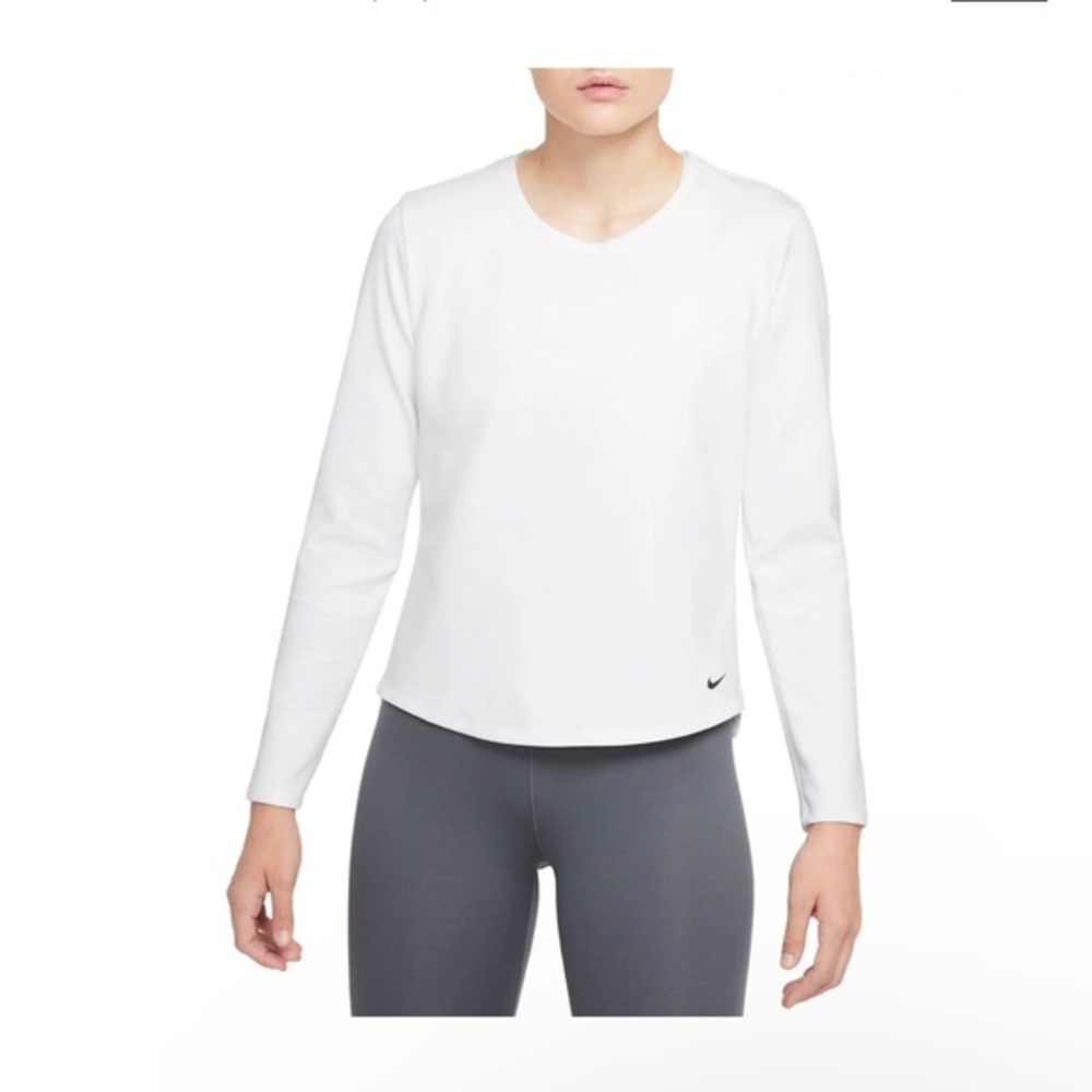 Nike women’s thermal fit long sleeveve shirt